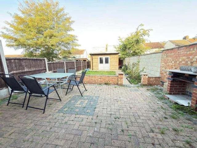 House for sale in Biscot, Luton