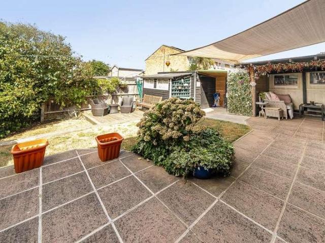 House for sale in Chipping Hill, Essex