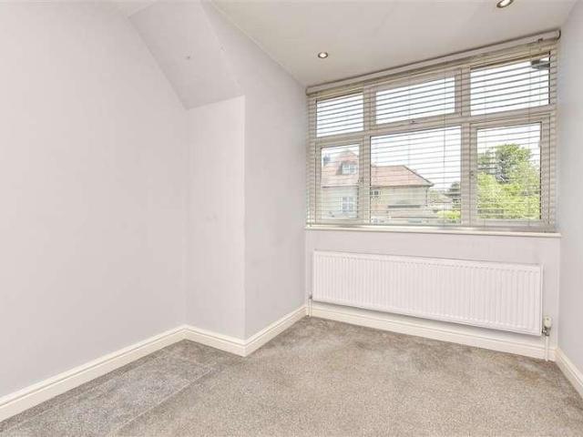 House for sale in London Borough of Croydon, Kenley