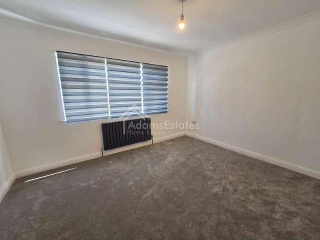 House for sale in Hanging Heaton, Dewsbury