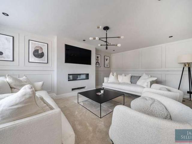 House for sale in Dunton Bassett, Harborough