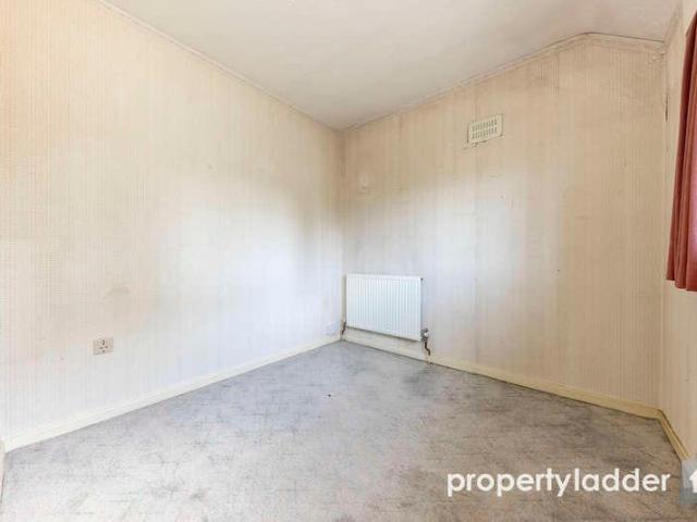 House for sale in Heartsease, East Bank