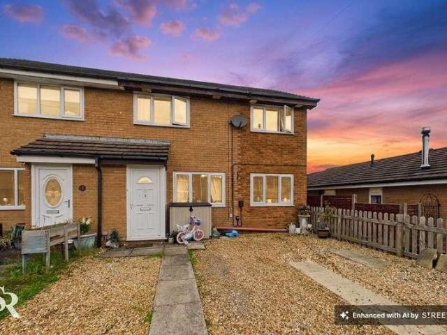 House for sale in Charlesworth, East Midlands