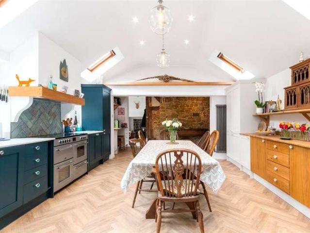 House for sale in Witley and Milford, Fole