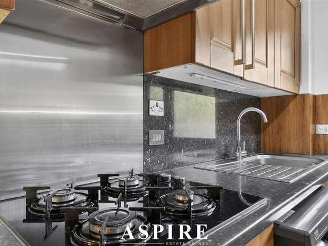 House for sale in Bird Estate, Barling
