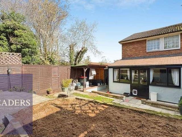House for sale in Chipping Hill, Essex