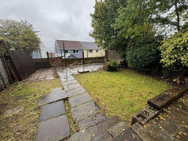 House for sale in Tredomen, Hengoed