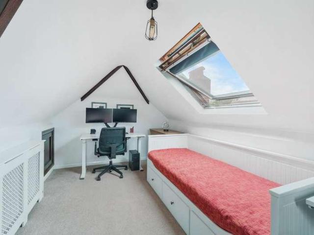 House for sale in Stoneleigh, Ewell