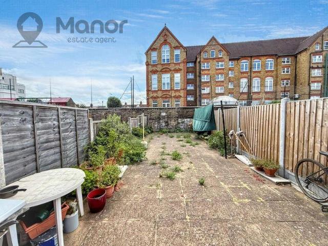 House for sale in Plashet, Greater London