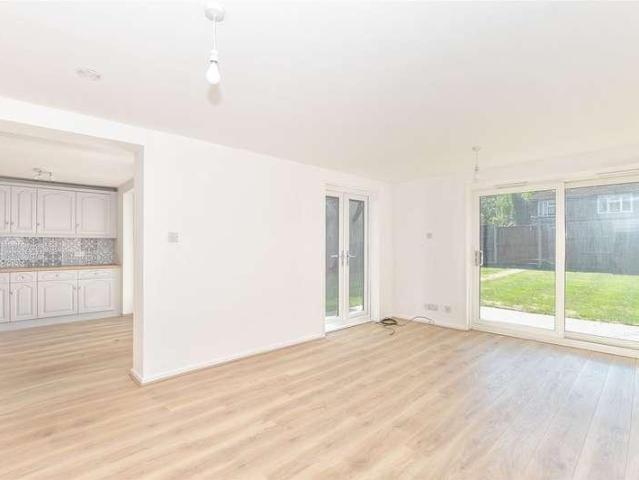 House for sale in Fole, Surrey