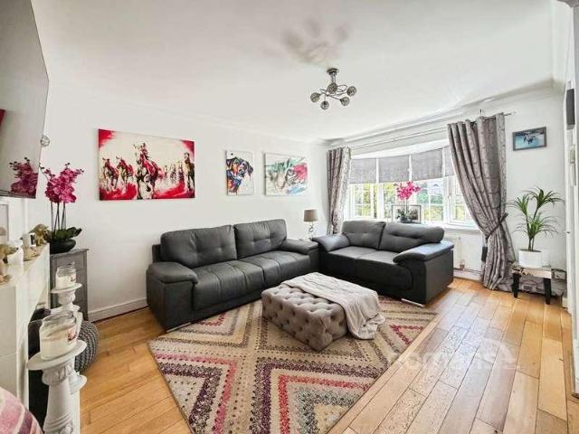 House for sale in Farnborough, Hampshire