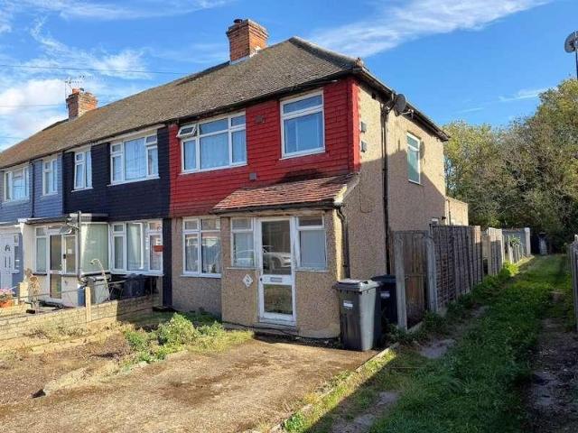 House for sale in Sparrow Farm, Greater London