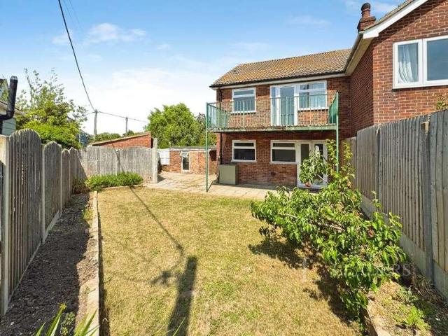 House for sale in Dale Hill, Essex