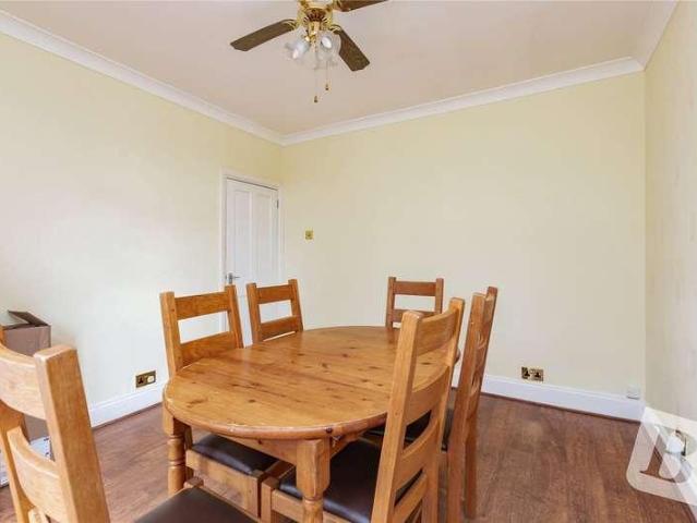 House for sale in Ilford, Seven Kings