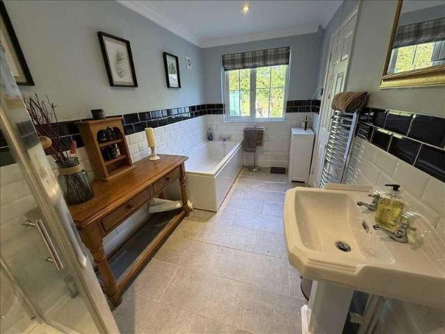 House for sale in Gorslas, Drefach