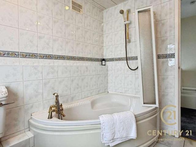 House for sale in Hunts Cross, Calderstones