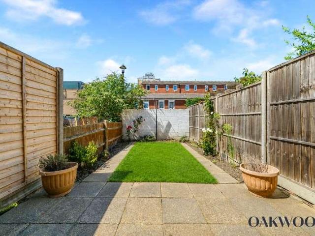House for sale in Stoke Newington, Greater London