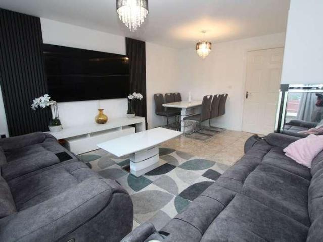 House for sale in Brierley Hill, West Midlands