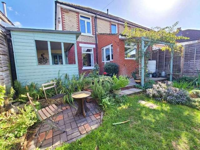 House for sale in Regents Park, Southampton