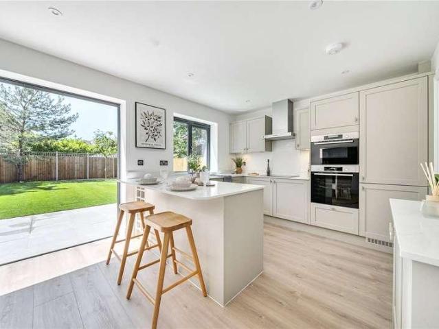 House for sale in Dettingen Park, Deepcut