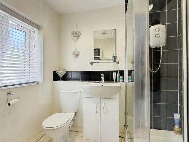 House for sale in Ystalyfera, Wales