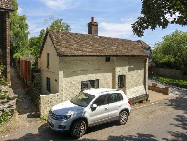 House for sale in Oad Street, Kent