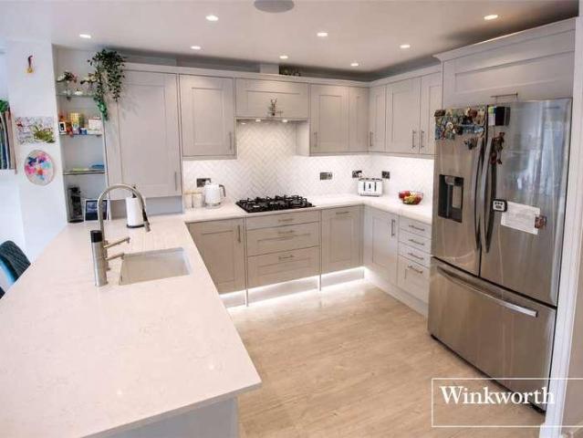 House for sale in Elstree and Borehamwood, Borehamwood