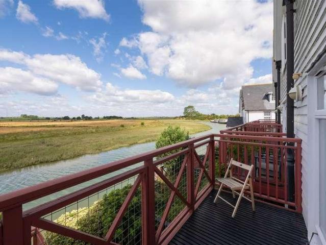 House for sale in Oad Street, Kent