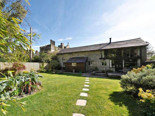 House for sale in New Radnor, Wales