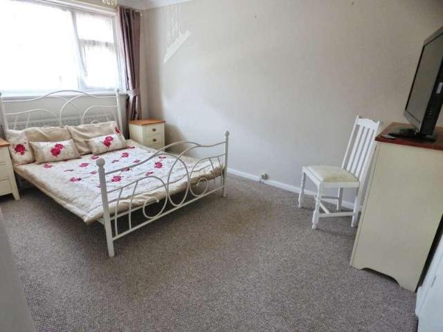 House for sale in Hedge End, Helford