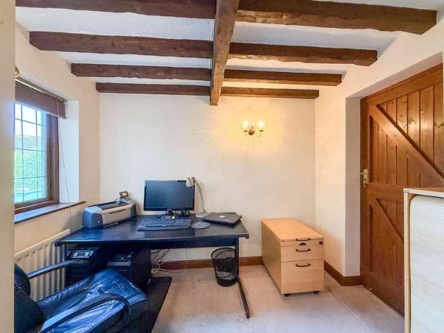 House for sale in Holme Valley, Brockholes