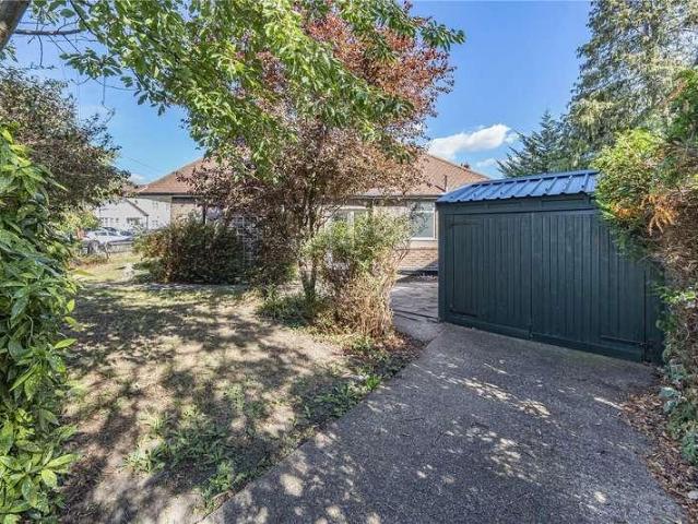 House for sale in Royal Borough of Kingston upon Thames, Greater London