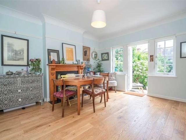 House for sale in Muswell Hill, Greater London