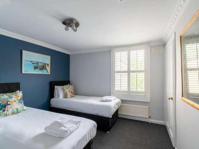House for sale in Elmhurst Estate, Batheaston