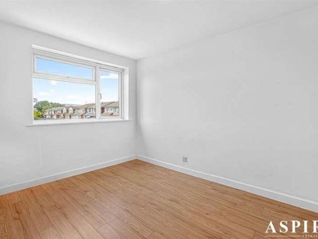 House for sale in Stanford-le-hope, Essex