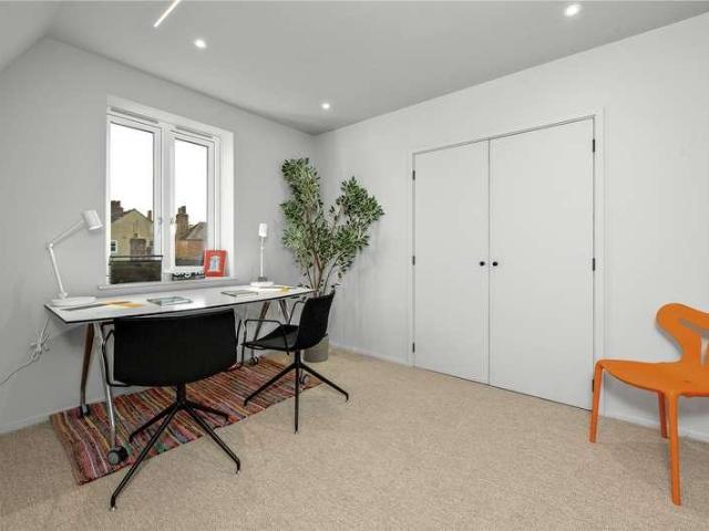 House for sale in Farnham, Waverley