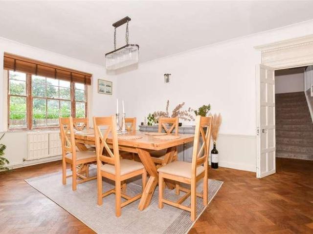 House for sale in Hunton, Midway