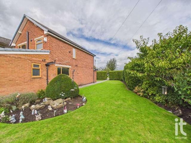 House for sale in Woodsmoor, Bramhall