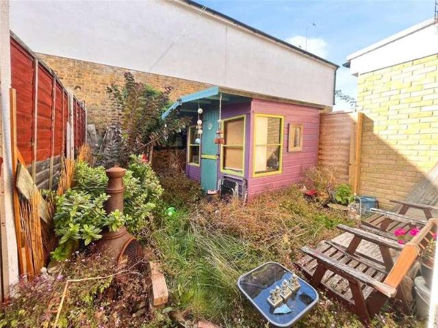 House for sale in Prittlewell, Alton Barnes