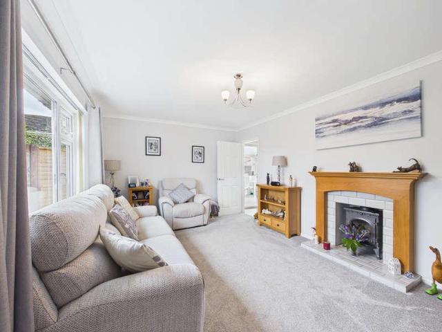 House for sale in Oakley