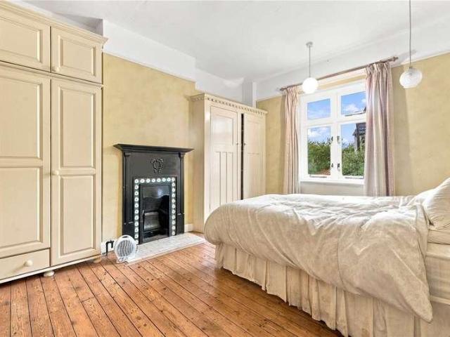 House for sale in Upper Tooting, Greater London
