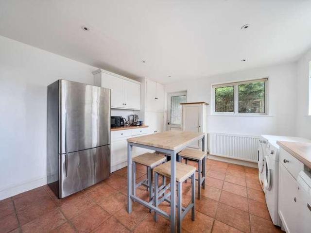 House for sale in Fole, Surrey