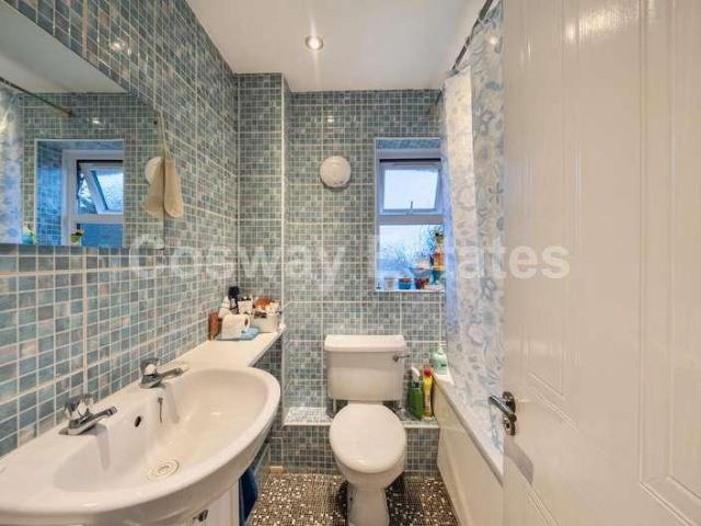 House for sale in Mill Hill, Greater London