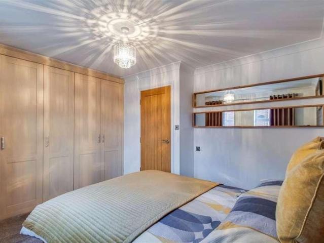 House for sale in Wakefield, Alverthorpe