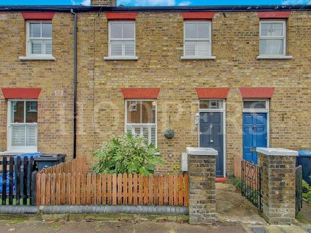 House for sale in Greater London
