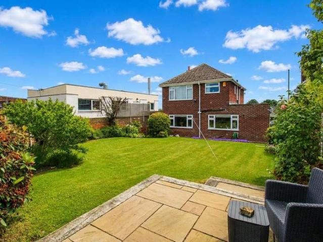 House for sale in Ossett, West Yorkshire