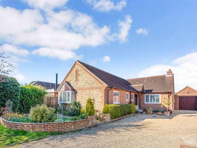 House for sale in Littlecote, West Sussex