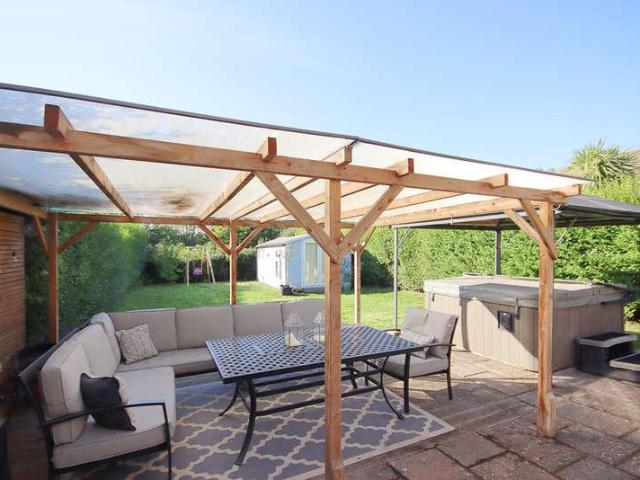 House for sale in Marehill, Horsham