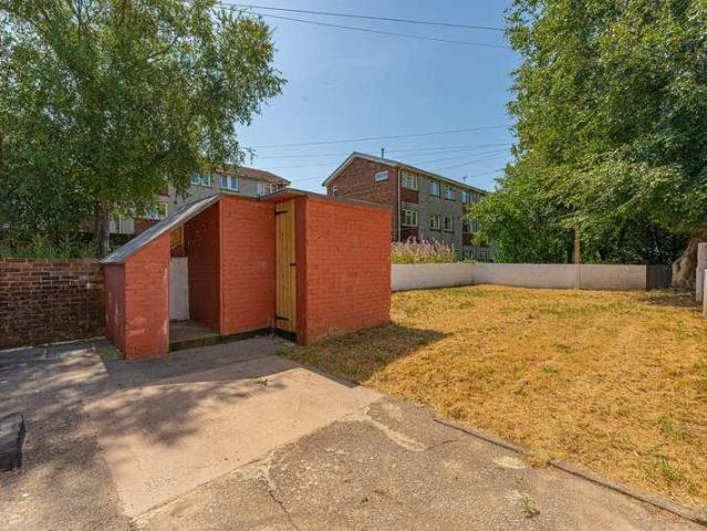 House for sale in Ynysawdre, Sarn