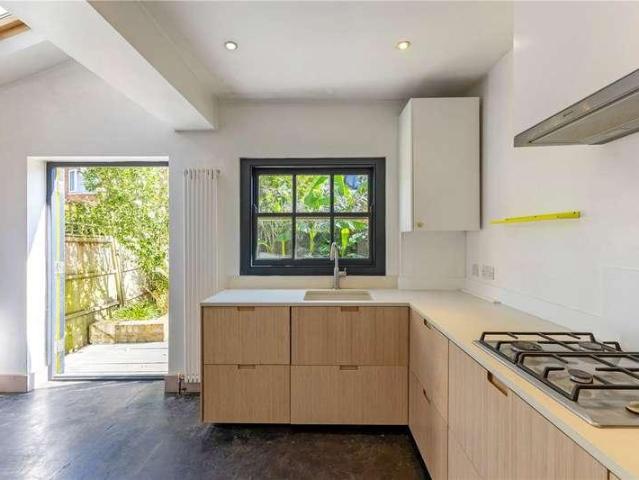House for sale in Clapham Junction, Greater London